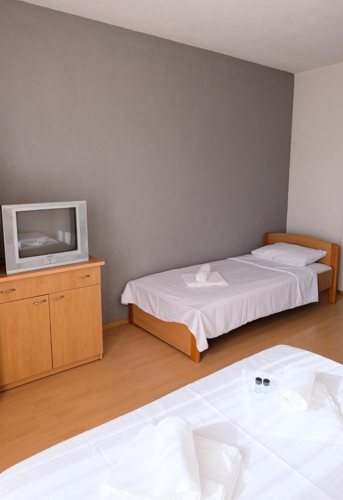 Hotel Ariston Struga Exterior photo