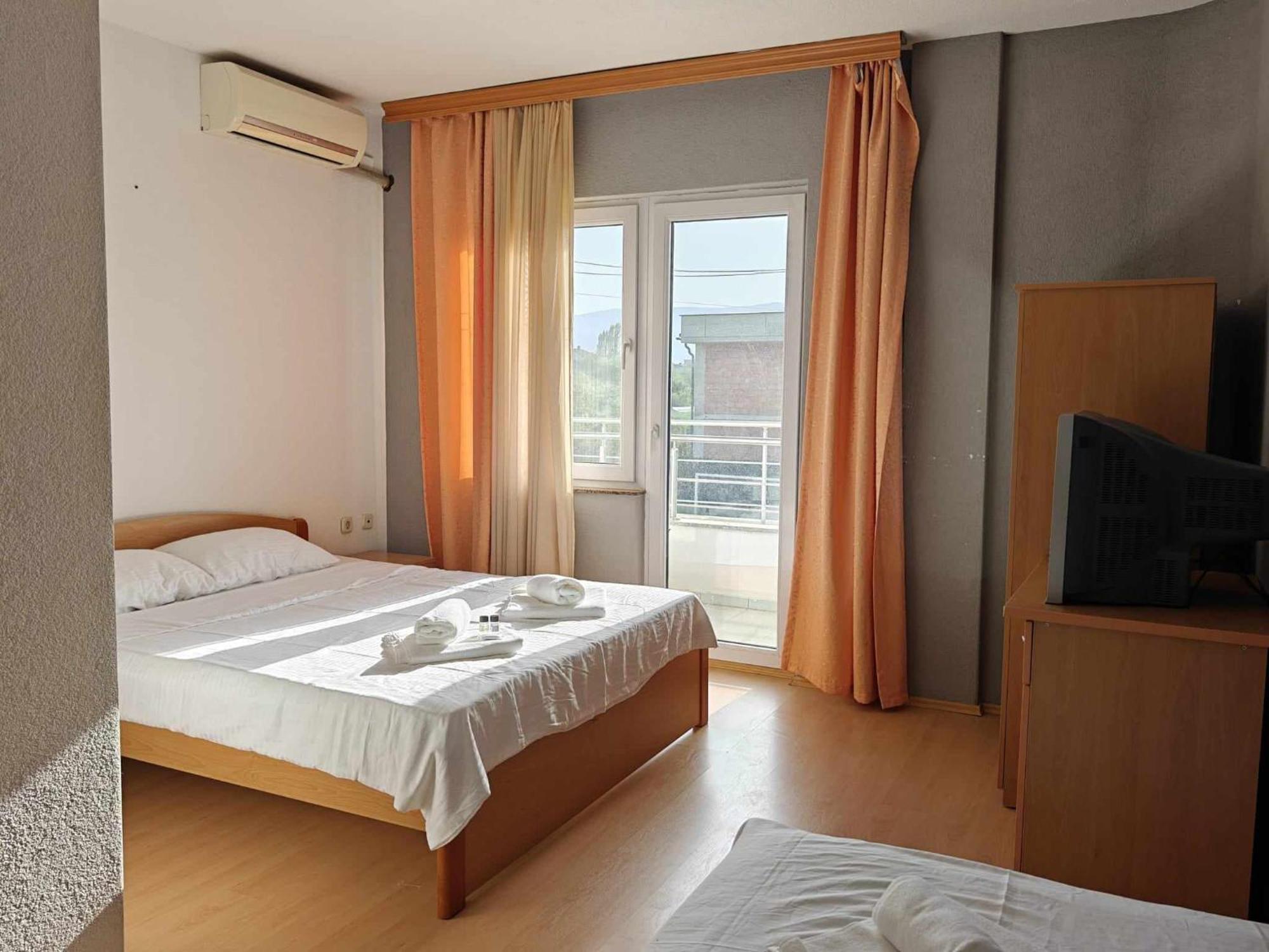 Hotel Ariston Struga Exterior photo